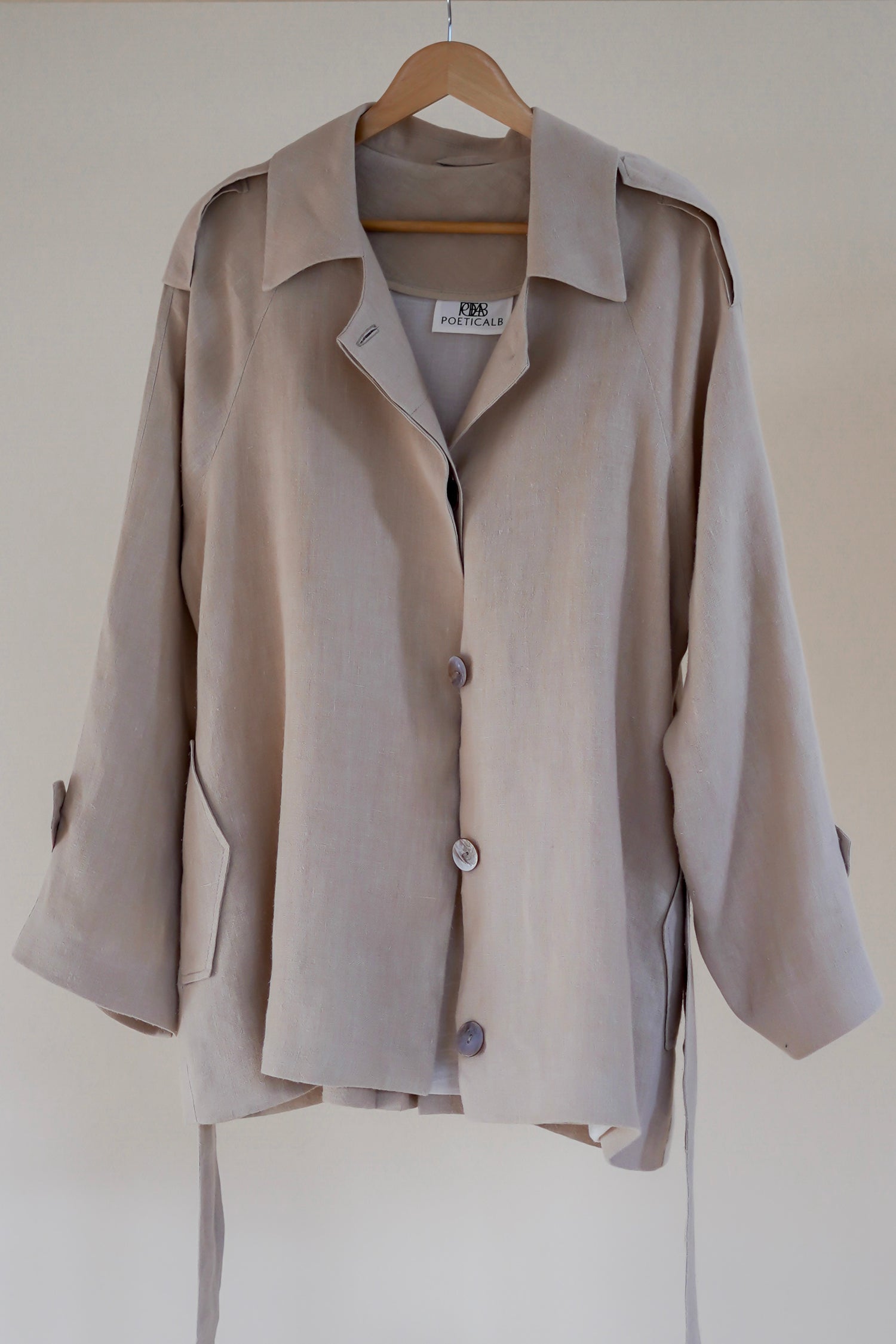 'L’oiseau Sable' Jacket in Beige