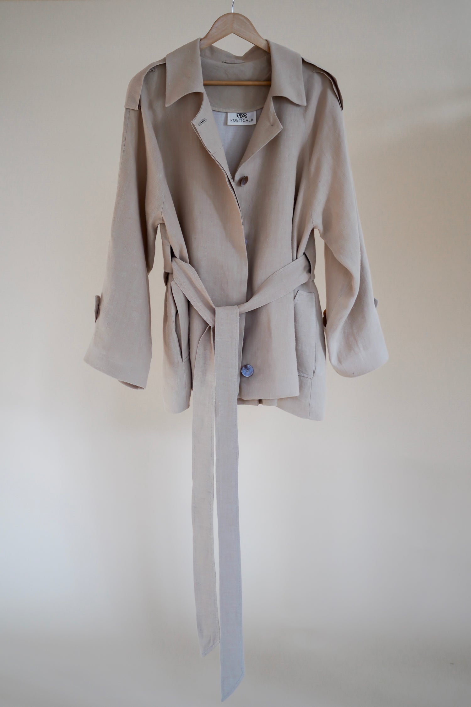 'L’oiseau Sable' Jacket in Beige