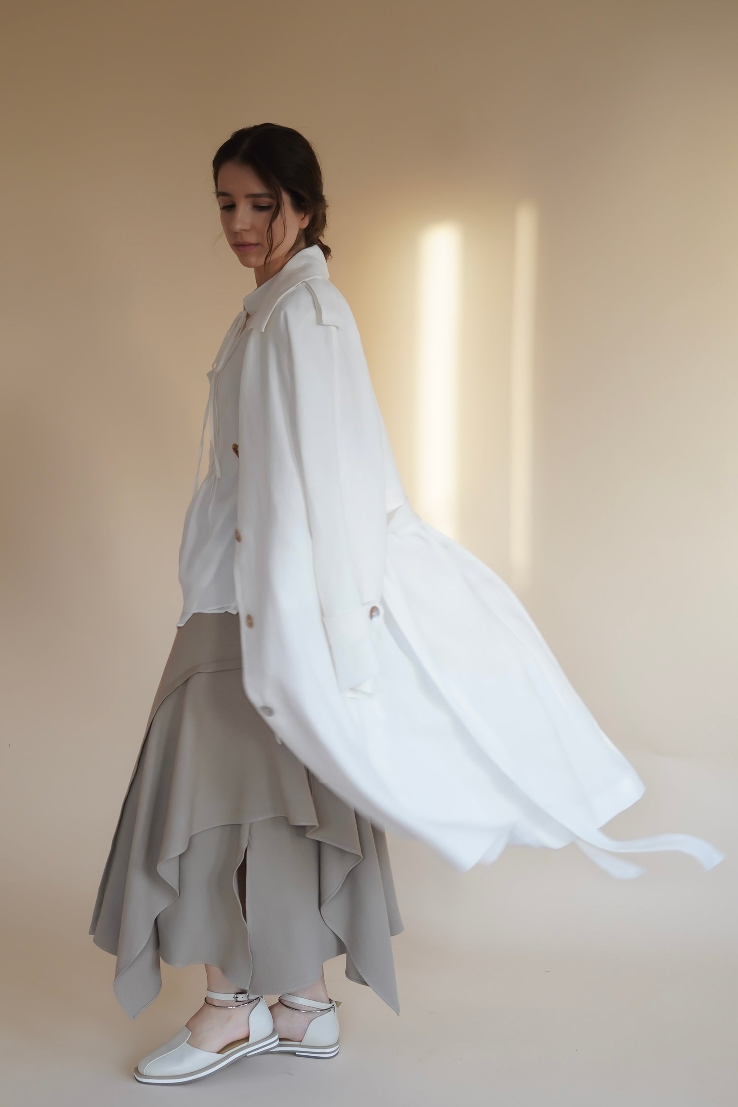 'L’oiseau Blanc' Coat in White