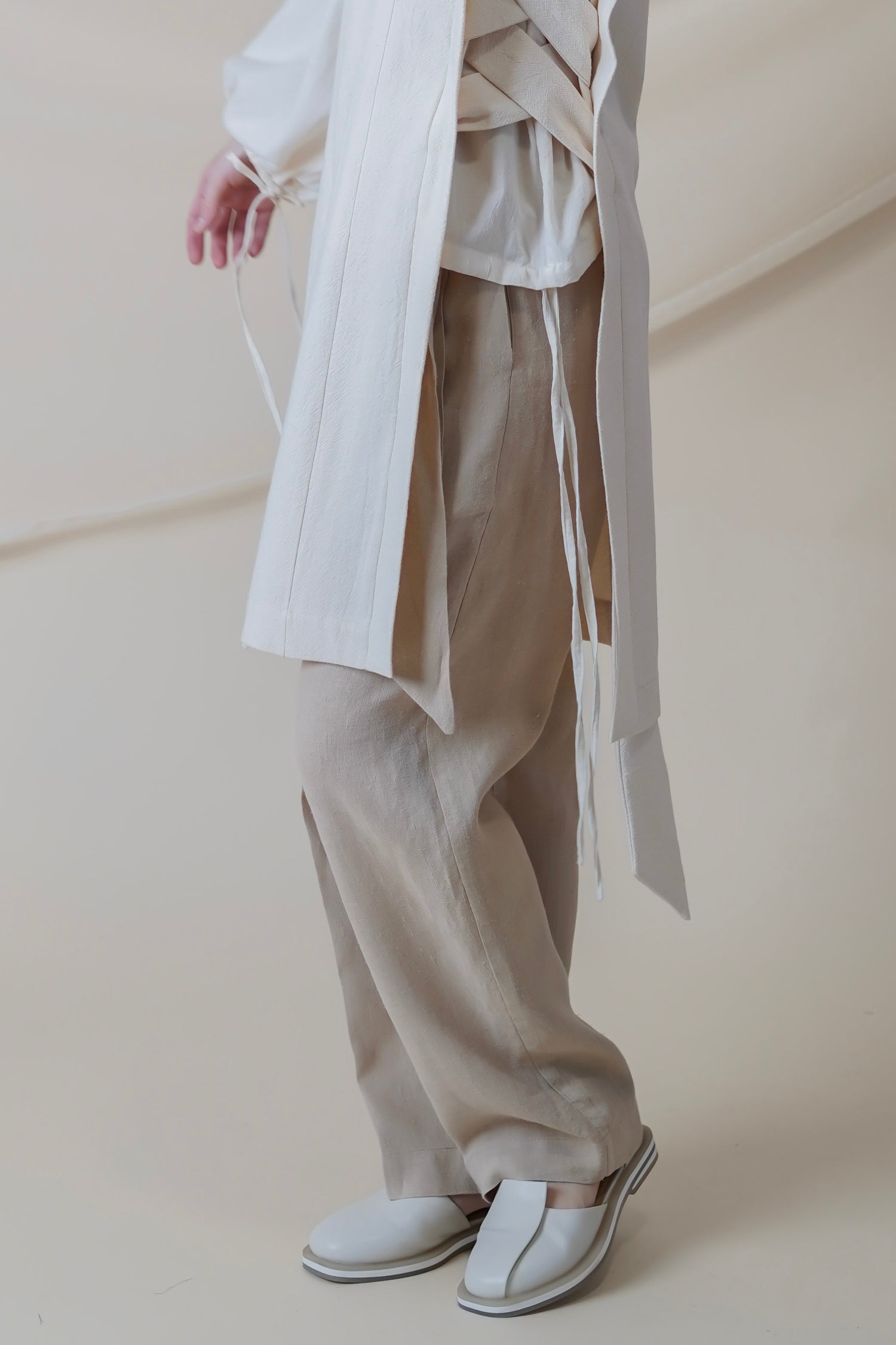 'Dans la Rue' Trousers in Beige